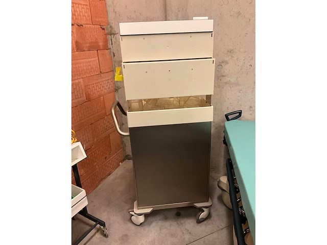 Medicatiewagen - afbeelding 6 van  6