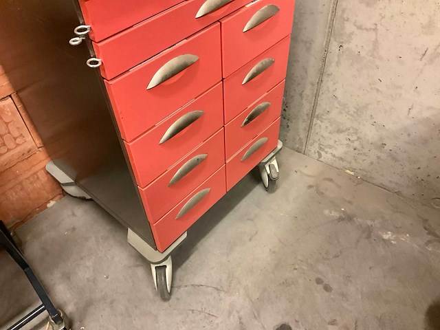 Medicatiewagen - afbeelding 3 van  5