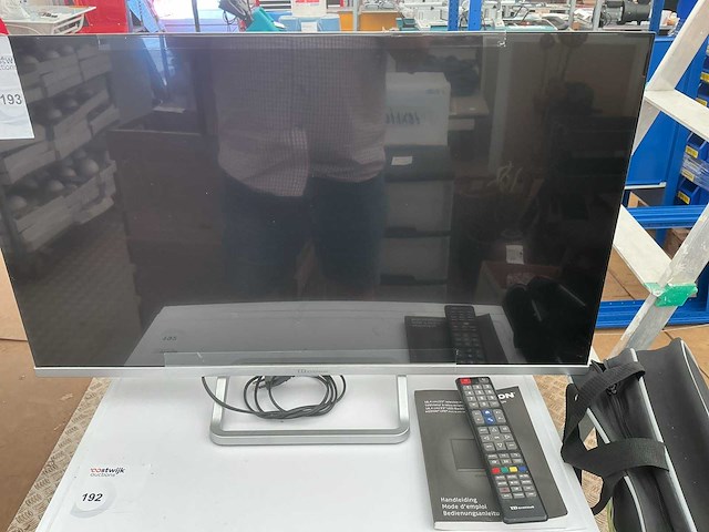 Medion k32dlx11hs led tv met afstandsbediening - afbeelding 1 van  1