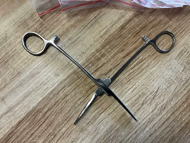 Medische nijptang (19x) - afbeelding 2 van  2