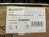 Medium horse brown with white hoof - afbeelding 3 van  3