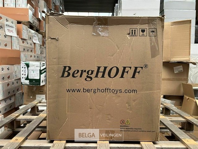 Medium horse brown with white hoof - afbeelding 2 van  4