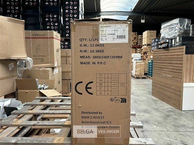 Medium horse brown with white hoof - afbeelding 3 van  4