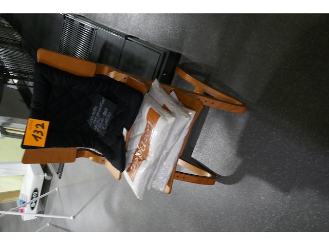 Meegroeistoel met 4 kussens - afbeelding 1 van  4