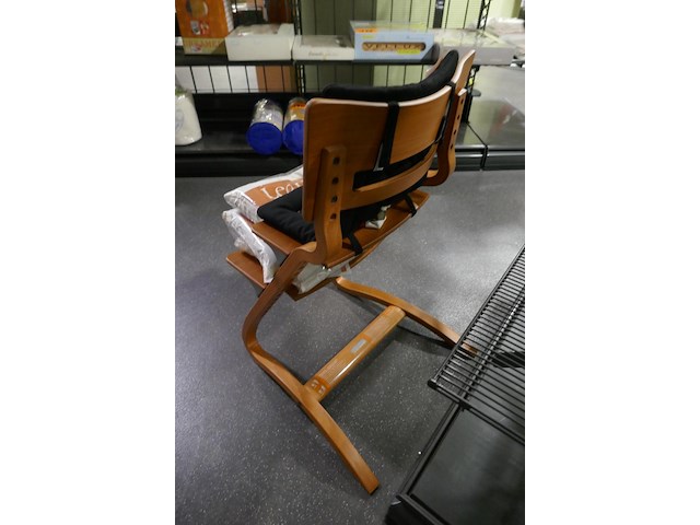 Meegroeistoel met 4 kussens - afbeelding 3 van  4