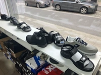 Meer dan 275 paar schoenen - afbeelding 2 van  91
