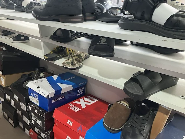 Meer dan 275 paar schoenen - afbeelding 3 van  91