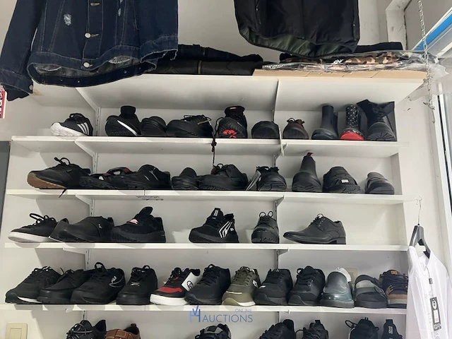 Meer dan 275 paar schoenen - afbeelding 6 van  91