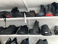 Meer dan 275 paar schoenen - afbeelding 15 van  91