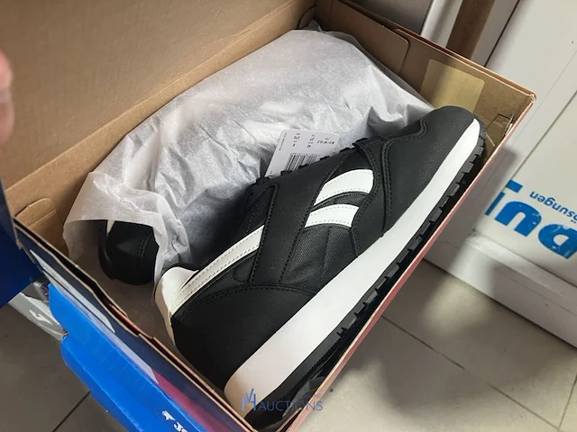 Meer dan 275 paar schoenen - afbeelding 22 van  91