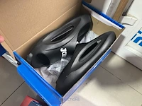 Meer dan 275 paar schoenen - afbeelding 24 van  91