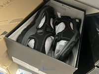 Meer dan 275 paar schoenen - afbeelding 30 van  91