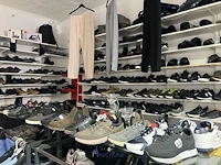 Meer dan 275 paar schoenen - afbeelding 23 van  91