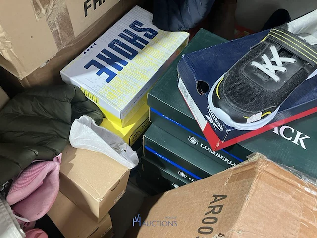 Meer dan 275 paar schoenen - afbeelding 36 van  91