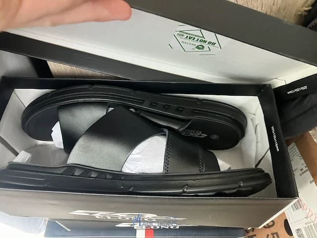 Meer dan 275 paar schoenen - afbeelding 38 van  91