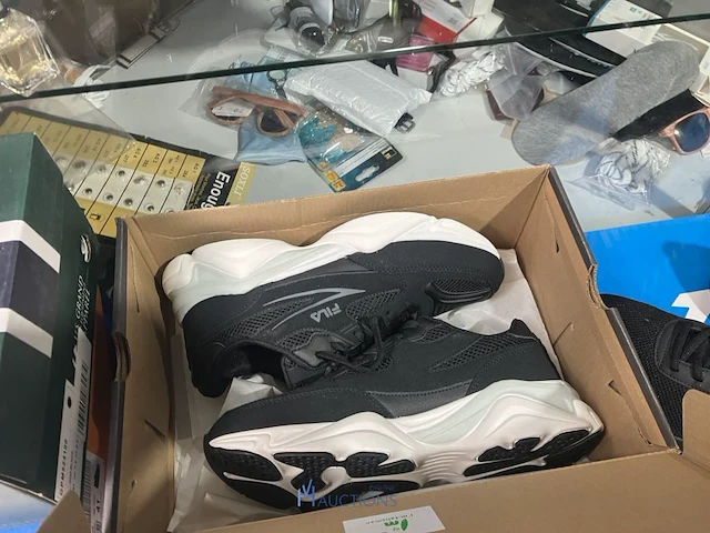 Meer dan 275 paar schoenen - afbeelding 47 van  91