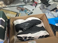 Meer dan 275 paar schoenen - afbeelding 47 van  91