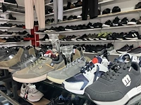 Meer dan 275 paar schoenen - afbeelding 48 van  91