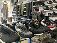 Meer dan 275 paar schoenen - afbeelding 60 van  91