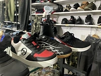 Meer dan 275 paar schoenen - afbeelding 61 van  91