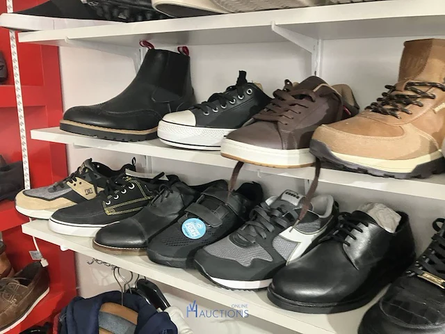 Meer dan 275 paar schoenen - afbeelding 62 van  91