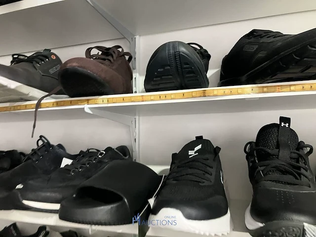 Meer dan 275 paar schoenen - afbeelding 69 van  91