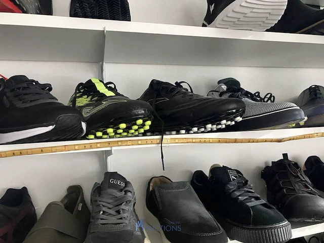 Meer dan 275 paar schoenen - afbeelding 73 van  91