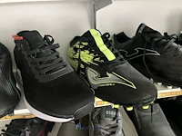 Meer dan 275 paar schoenen - afbeelding 74 van  91