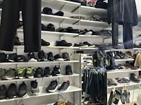 Meer dan 275 paar schoenen - afbeelding 78 van  91