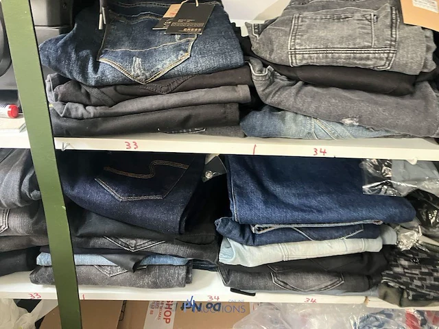 Meer dan 675 kledingstukken - afbeelding 83 van  101