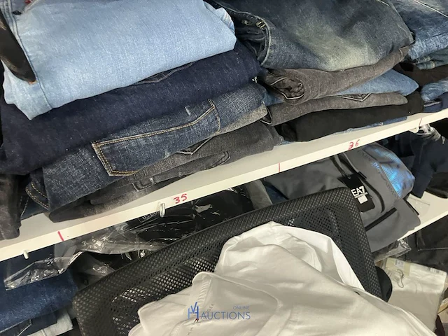 Meer dan 675 kledingstukken - afbeelding 84 van  101