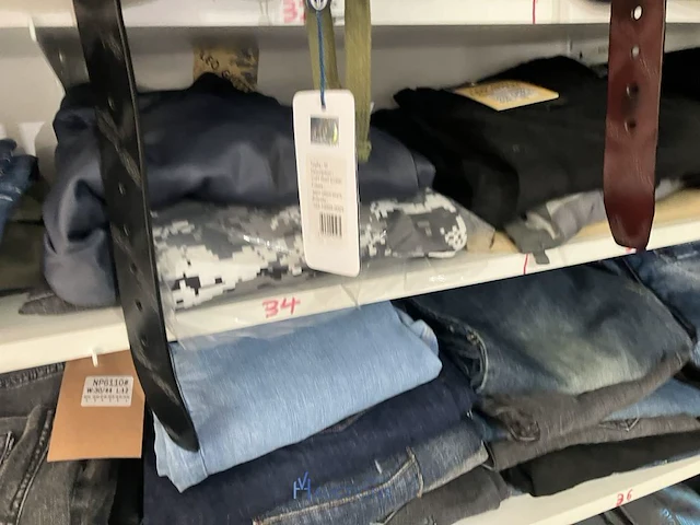 Meer dan 675 kledingstukken - afbeelding 85 van  101