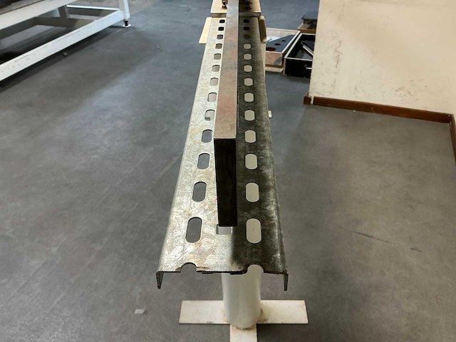 Meetlat op stalen onderbouw - afbeelding 6 van  8