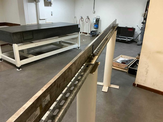 Meetlat op stalen onderbouw - afbeelding 7 van  8