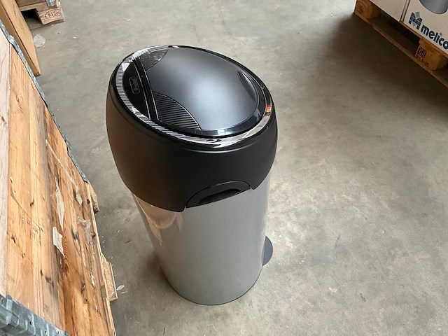 Meliconi touchbin prullenbak met soft touch opening 60 liter - afbeelding 2 van  7