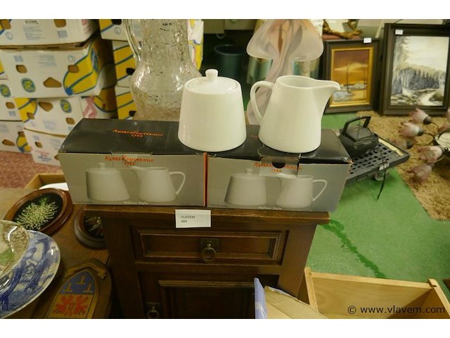 Melk en suikerpot in fijn porselein - afbeelding 1 van  1