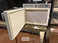 Melkkoeler en kleine koffieautomaat - afbeelding 3 van  3