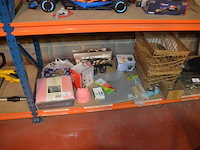 Melkopschuimer, stijltang, vijzel, nekkussen, bankbeschermer, spiezen, snijplank, 2 rieten manden