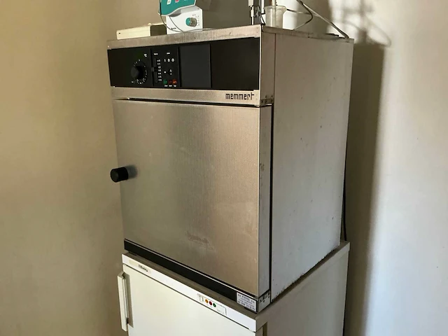 Memmert bm400 laboratoriumoven - afbeelding 2 van  5