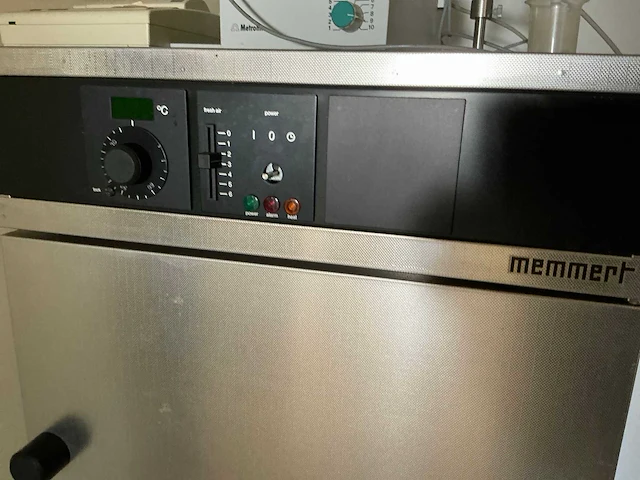Memmert bm400 laboratoriumoven - afbeelding 3 van  5