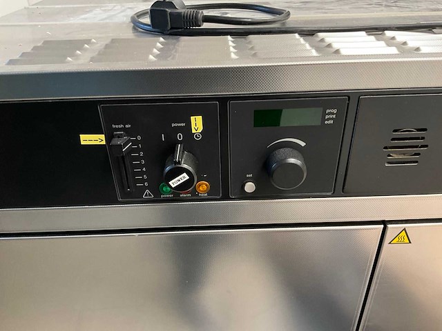 Memmert droogstoof/verwarmingsoven - afbeelding 2 van  3