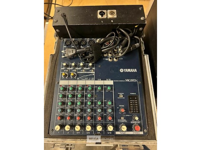 Mengpaneel yamaha mg102c in flightcase - afbeelding 1 van  6
