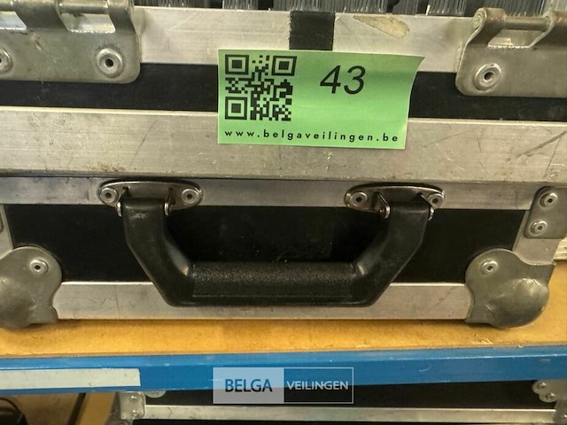 Mengpaneel yamaha mg102c in flightcase - afbeelding 6 van  6