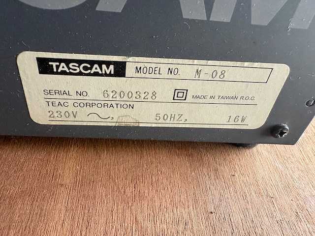 Mengtafel - tascam - analog mixing console - afbeelding 5 van  5