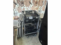 Mengtafel met geluidsinstallatie