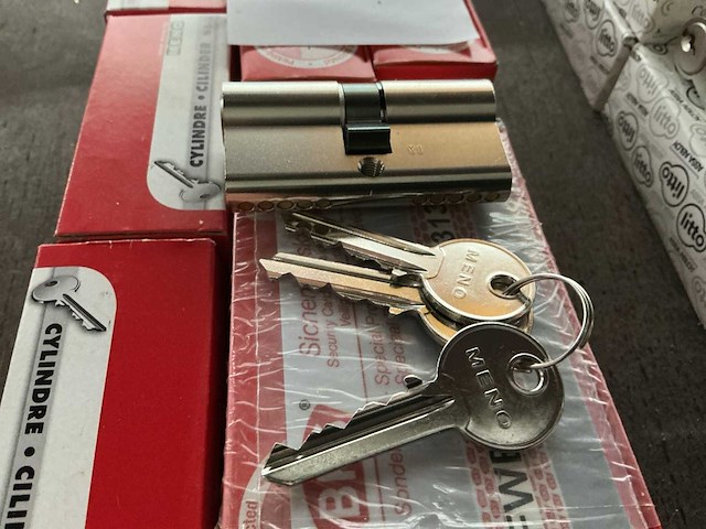Meno cilinder slot inclusief 3 sleutels (12x) - afbeelding 2 van  2