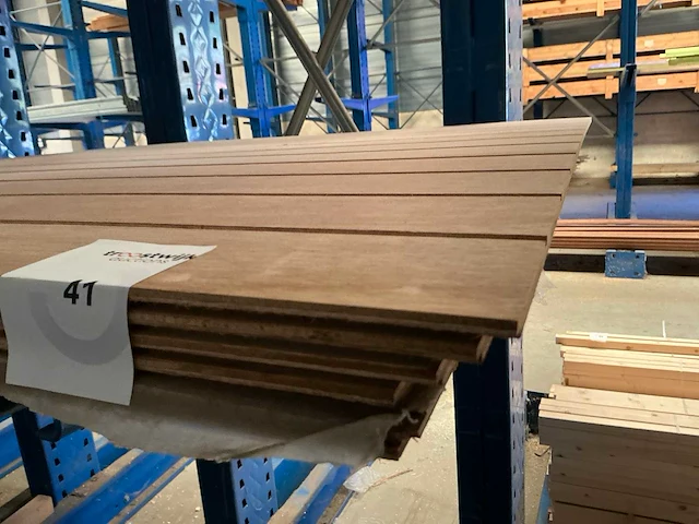 Meranti multiplex met tand/groef (4x) - afbeelding 3 van  4