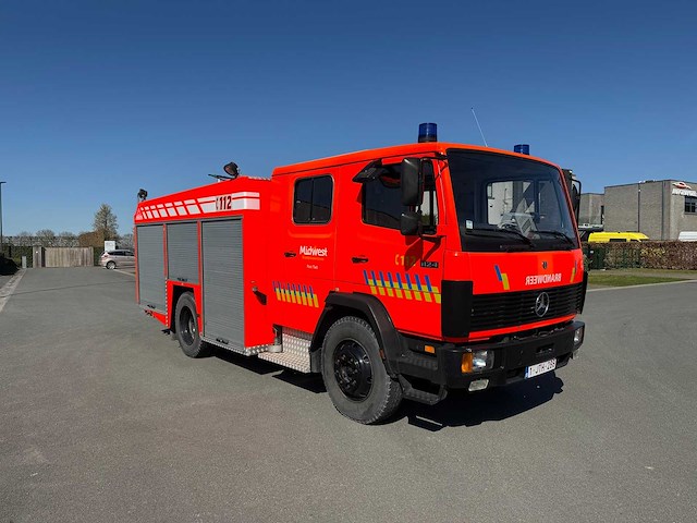 Mercedes - 1995 - 1124 - brandweerwagen - afbeelding 45 van  46