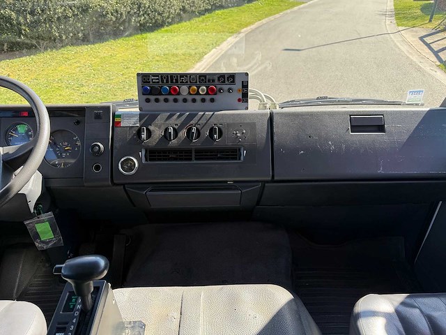 Mercedes - 1995 - 1124 - brandweerwagen - afbeelding 22 van  38