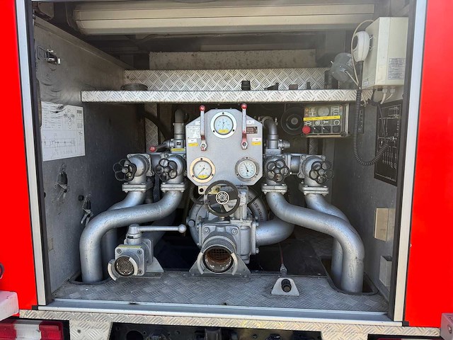 Mercedes - 1995 - 1124 - brandweerwagen - afbeelding 6 van  36